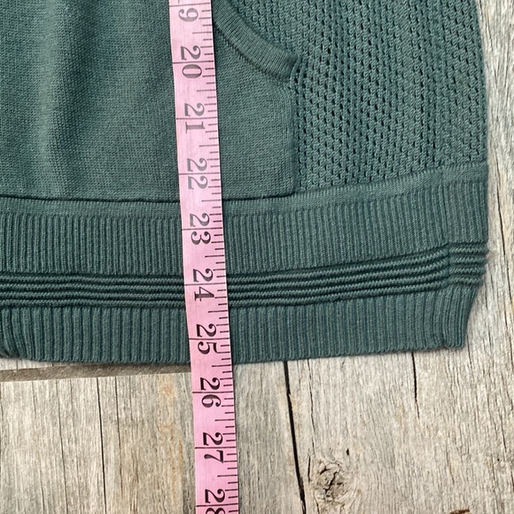 Lululemon Wake Up & Go Sweater
Graphite Green 6 *no tag see measurement - Picture 5 of 10